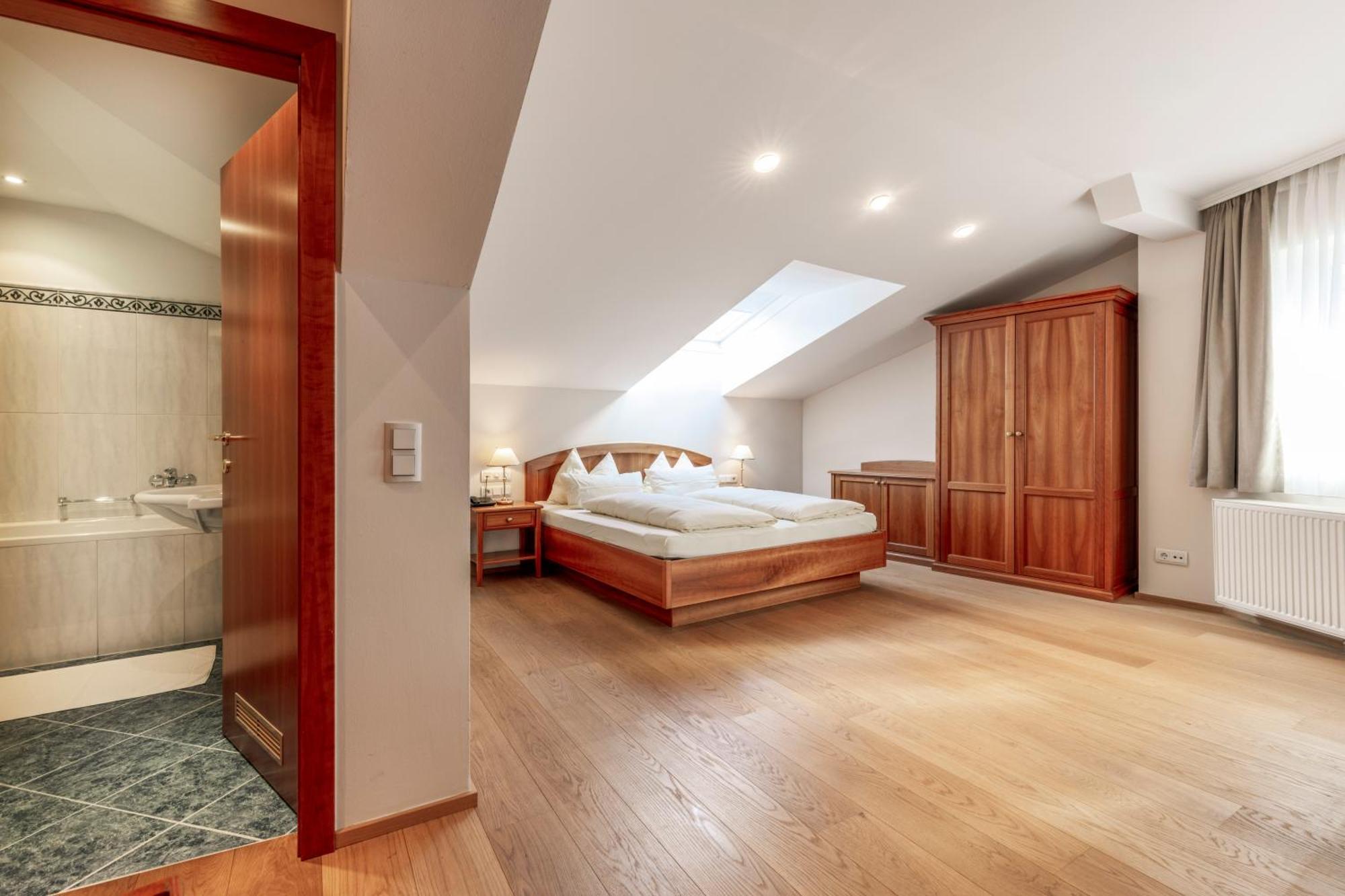 Hotel Weisser Hirsch Sankt Wolfgang im Salzkammergut ภายนอก รูปภาพ