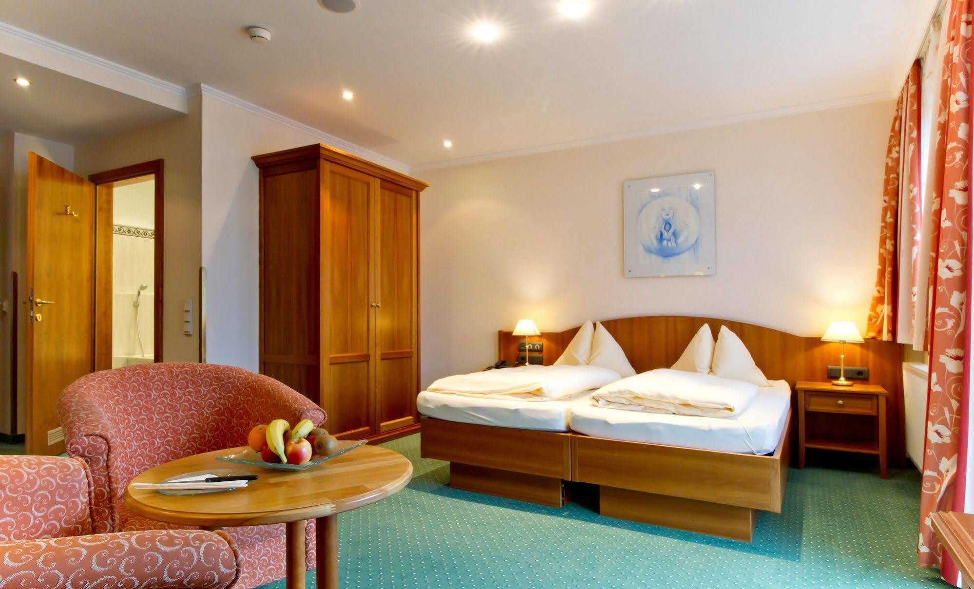 Hotel Weisser Hirsch Sankt Wolfgang im Salzkammergut ภายนอก รูปภาพ