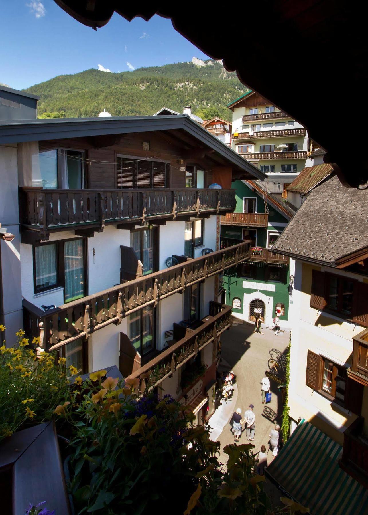 Hotel Weisser Hirsch Sankt Wolfgang im Salzkammergut ภายนอก รูปภาพ