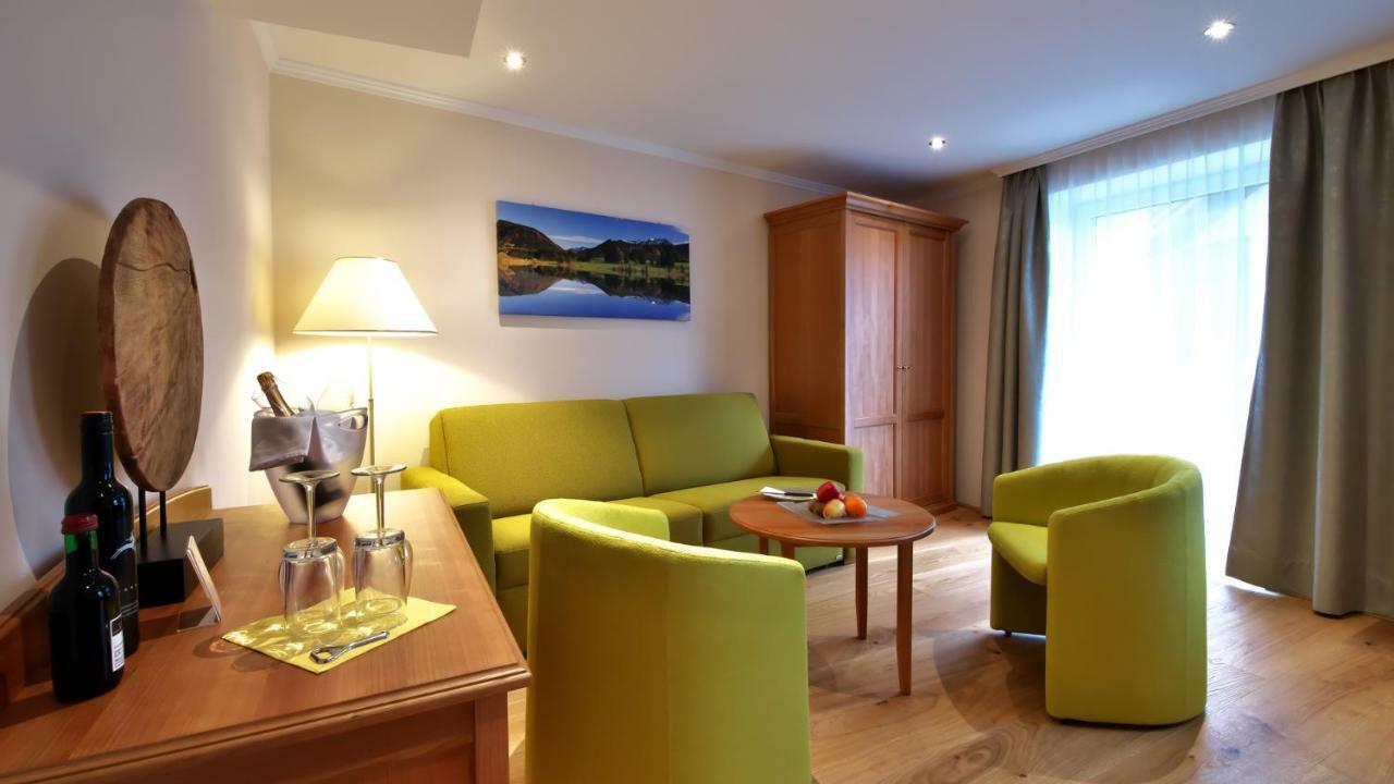 Hotel Weisser Hirsch Sankt Wolfgang im Salzkammergut ภายนอก รูปภาพ